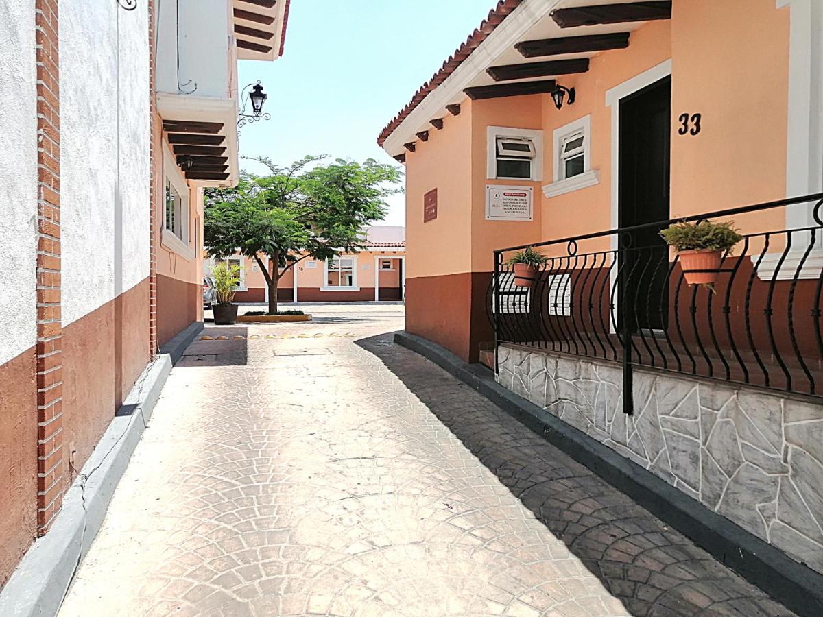Hotel Aquiles Гвадалахара Экстерьер фото