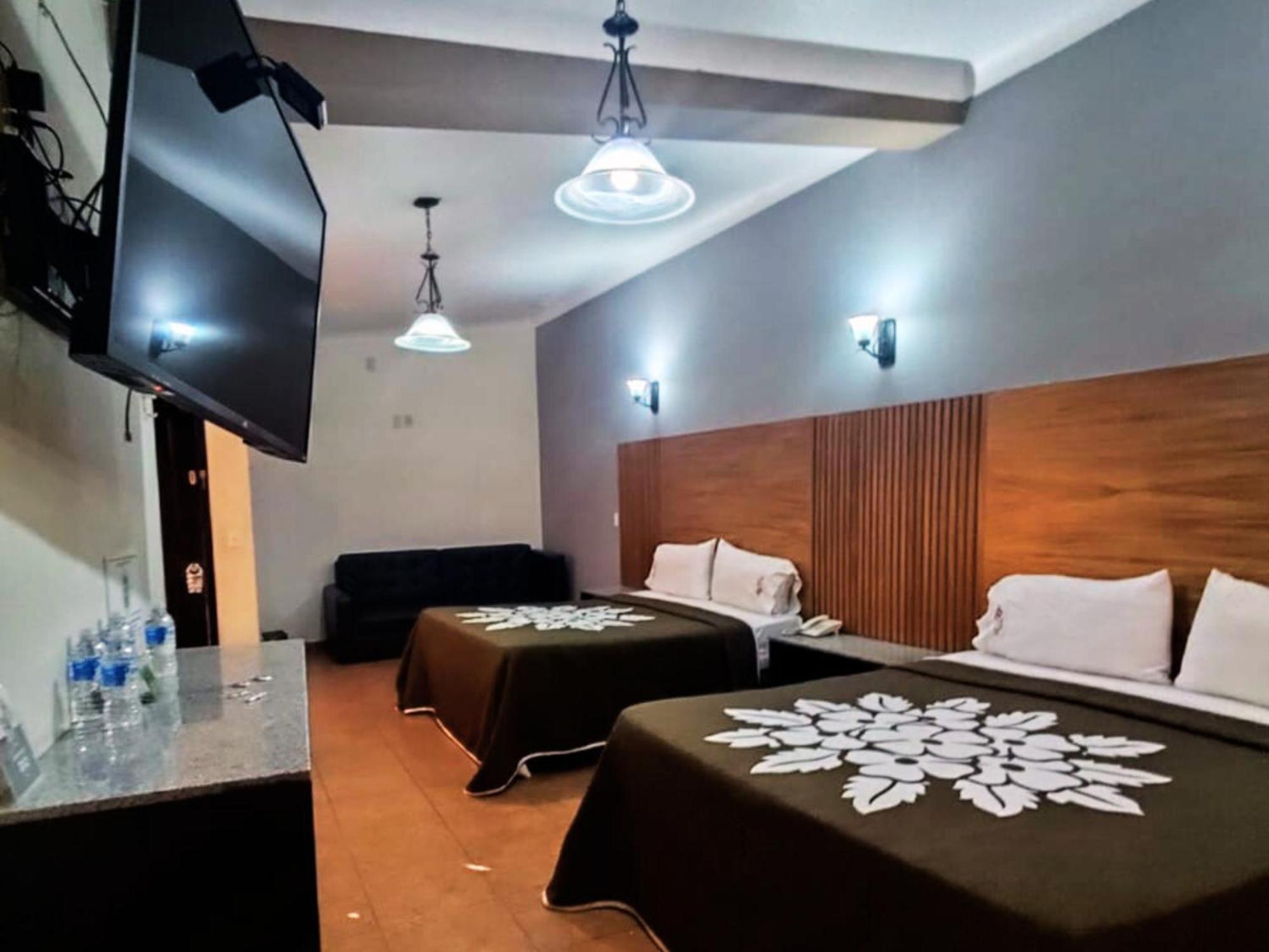 Hotel Aquiles Гвадалахара Номер фото