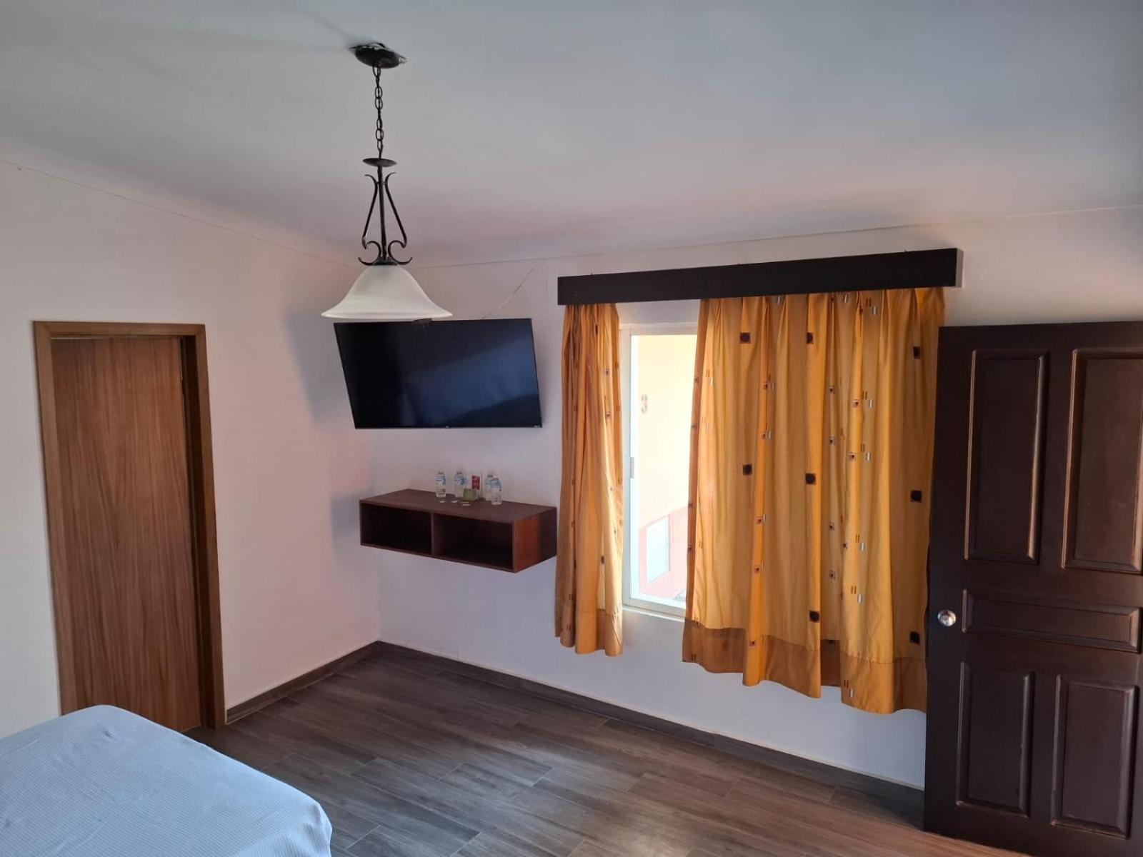 Hotel Aquiles Гвадалахара Экстерьер фото