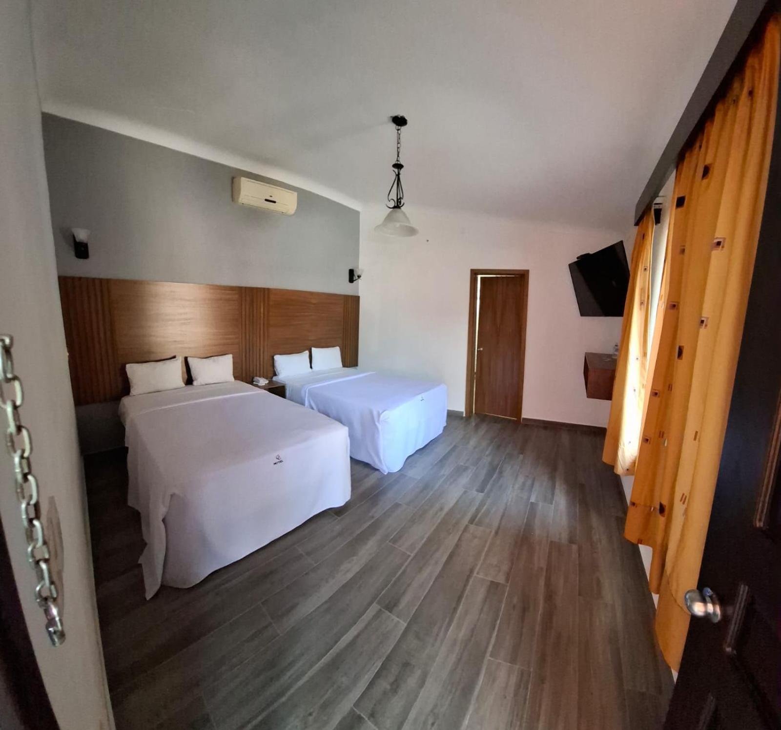 Hotel Aquiles Гвадалахара Экстерьер фото